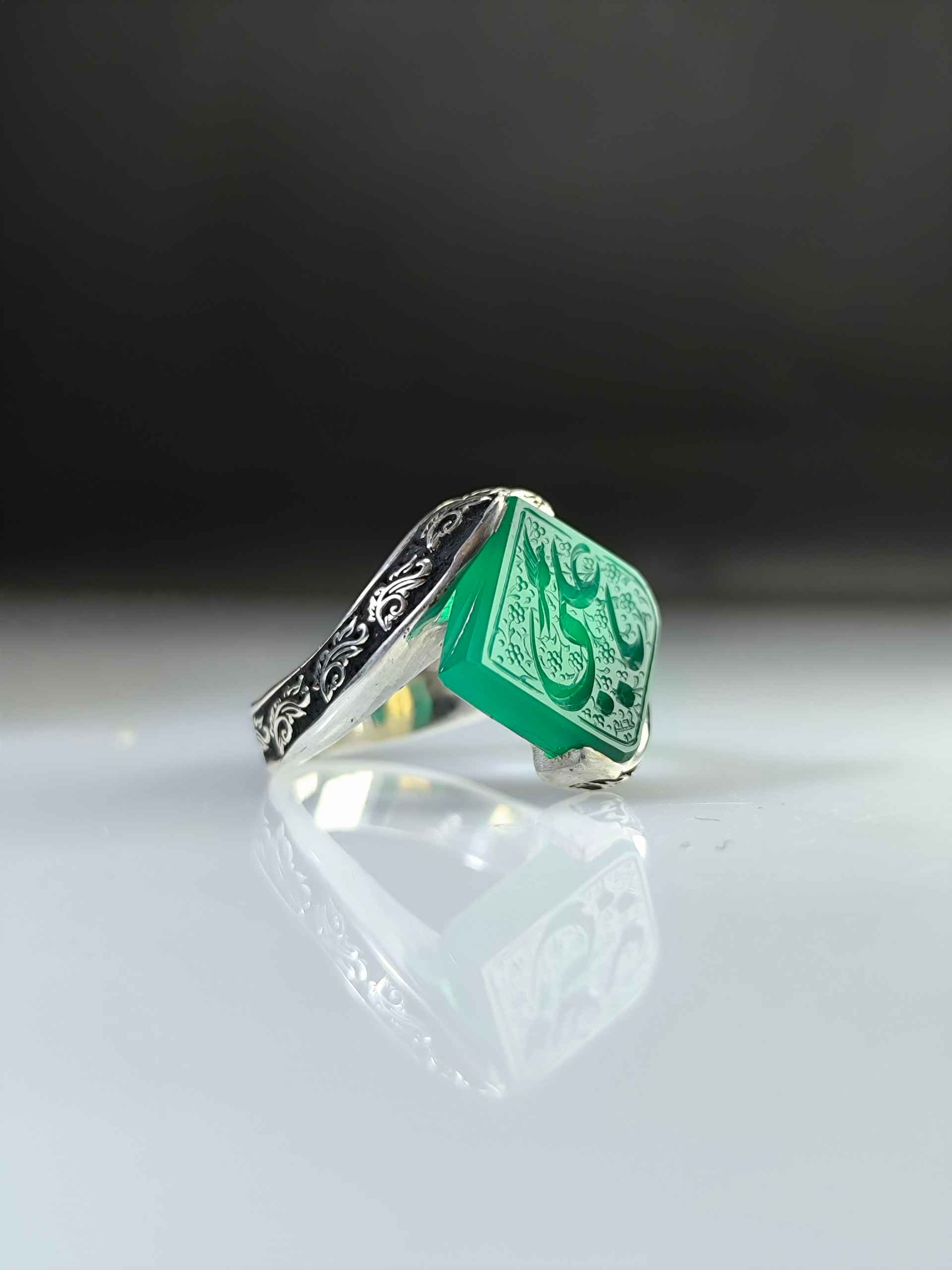 Green agate spiral dot ring, Naqsh-e Ya Ali A.