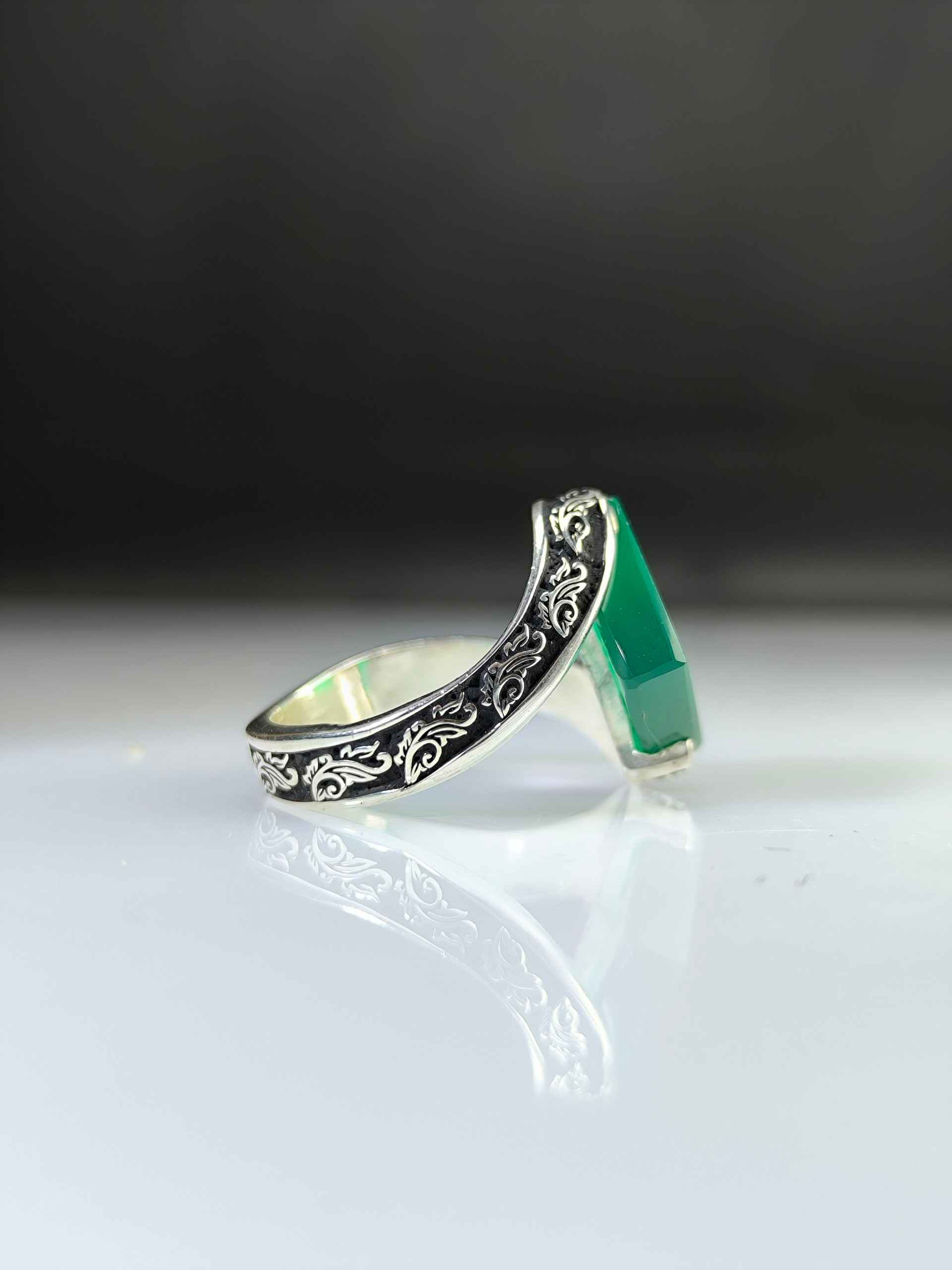 Green agate spiral dot ring, Naqsh-e Ya Ali A.